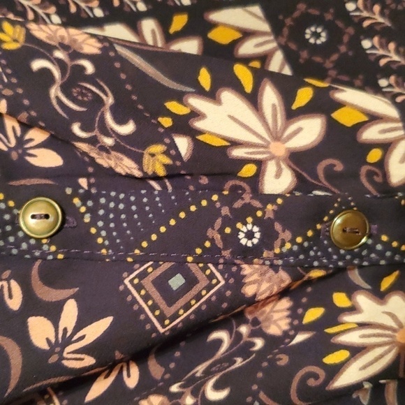 Sienna Sky Women's Button Down Black Floral Peplum Top Size XS - Picture 3 of 8